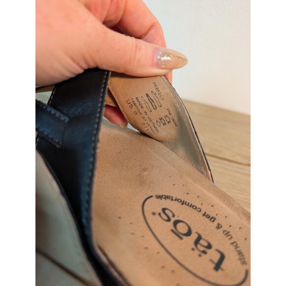 Taos Perfect Sandals Slip On Black Leather Toe Loop Womens Size 9 Strappy - Picture 7 of 8